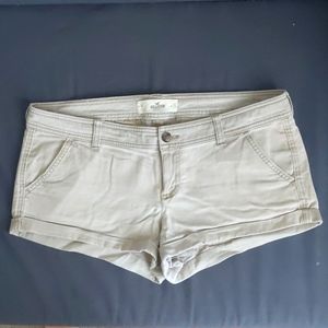 Hollister Junior's Khaki Shorts Size 9